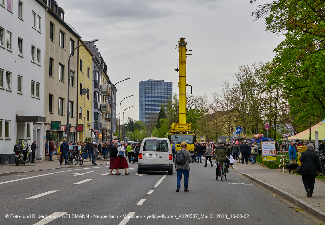 01.05.2023 - Maibaumaufstellung in Berg am Laim